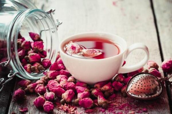 玫瑰花茶可以丰胸吗,需要与其他食物一同搭配才行