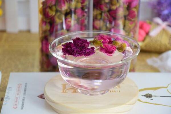 玫瑰花茶可以丰胸吗,需要与其他食物一同搭配才行
