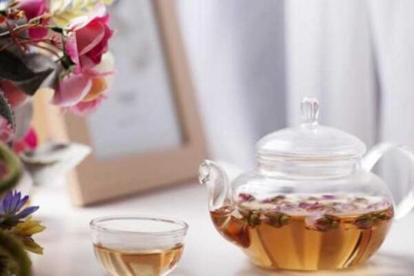 玫瑰花茶可以丰胸吗,需要与其他食物一同搭配才行