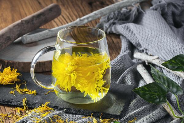 菊花有毒吗,触摸会导致皮肤瘙痒、肿胀