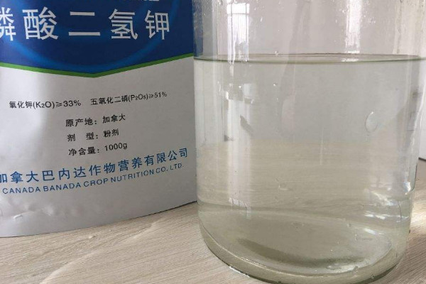 磷酸二氢钾使用方法,有喷施/蘸根/拌种/混土等