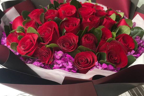 33朵玫瑰一般要多少钱 2022年33朵玫瑰价格150-3000元