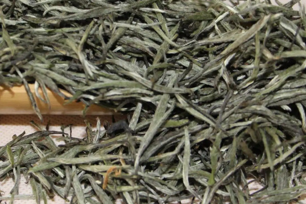 白茶的优劣怎么区分 怎样辨别老白茶的好坏