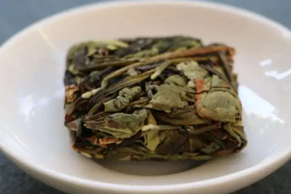 普洱熟茶和生茶的区别 普洱茶生茶与熟茶有什么区别