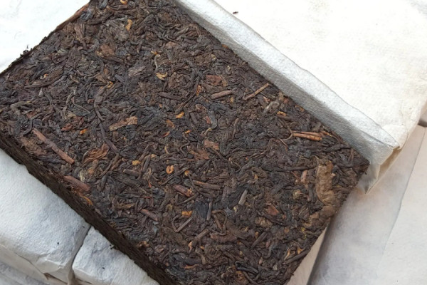 青砖茶和黑砖茶的区别,青砖茶与黑砖茶有什么区别