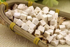 <strong>茯苓的形态特征怎么样，如何种植？</strong>