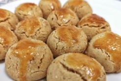 <strong>花生饼饲喂鸭子有哪些好处？</strong>