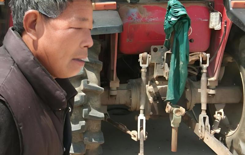 小型农机具作业时,应注意什么问题?