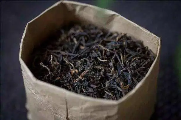 茶叶过期了还能喝吗?品质评估与安全考量,科学判断饮用价值