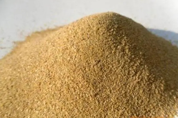 <b>米糠粕制作饲料的技术革新：提高营养价值与适口性的新方法</b>
