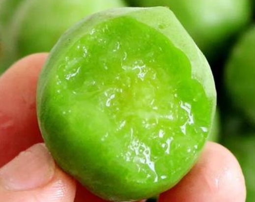 <b>梅子是酸的还是甜的？青涩到甘甜酸甜交织的独特口感韵味</b>