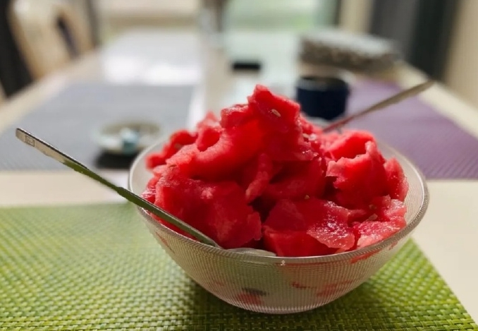 <strong>西瓜含糖量高吗？夏日解渴良品低糖健康食用无忧</strong>