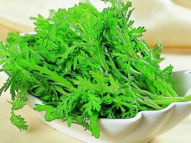 <b>茼蒿能降尿酸吗？传统食材的现代健康新发现</b>