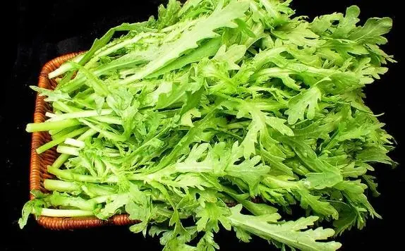 茼蒿能降尿酸吗?传统食材的现代健康新发现