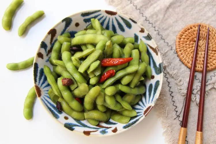 毛豆没煮熟会中毒吗?厨房安全警报,专家详解毛豆安全食用方法!