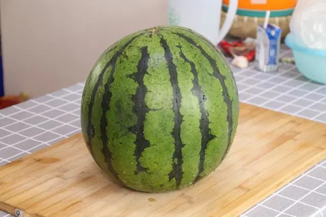 夏日必备技能!四步挑出完美西瓜,甜度爆表解锁夏日最清甜滋味!