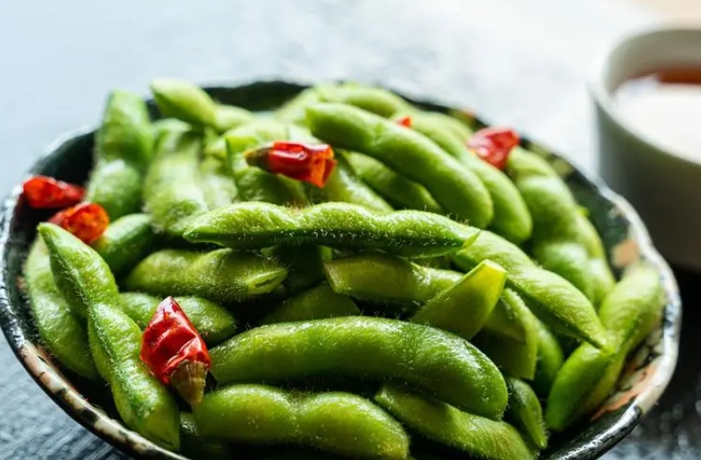 <b>毛豆煮多久才熟透？科学烹饪法，时间短味道赞，保留毛豆营养又美味！</b>
