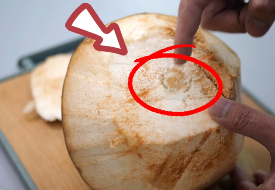 椰子怎么打开吃椰肉简单方便?三个技巧教你椰肉轻松享!