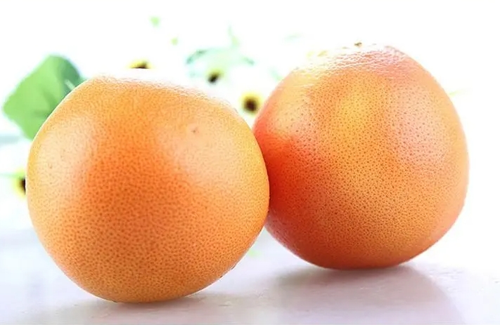 <b>葡萄柚是柚子中最小的品种吗？迷你但不是最小。</b>