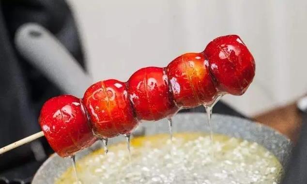 <b>冰糖葫芦DIY：山楂制作冰糖葫芦的详细方法视频教程</b>